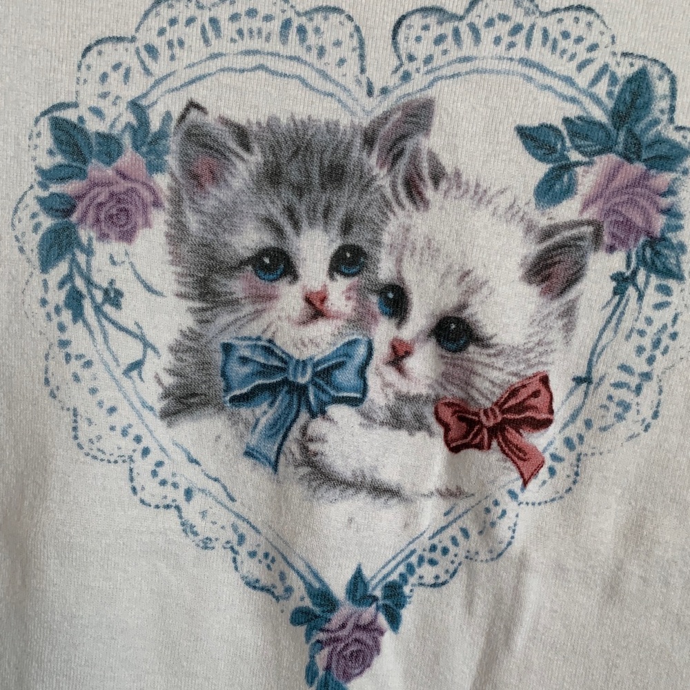 White Cropped Cat Heart T-Shirt Small - Picture 3 of 3